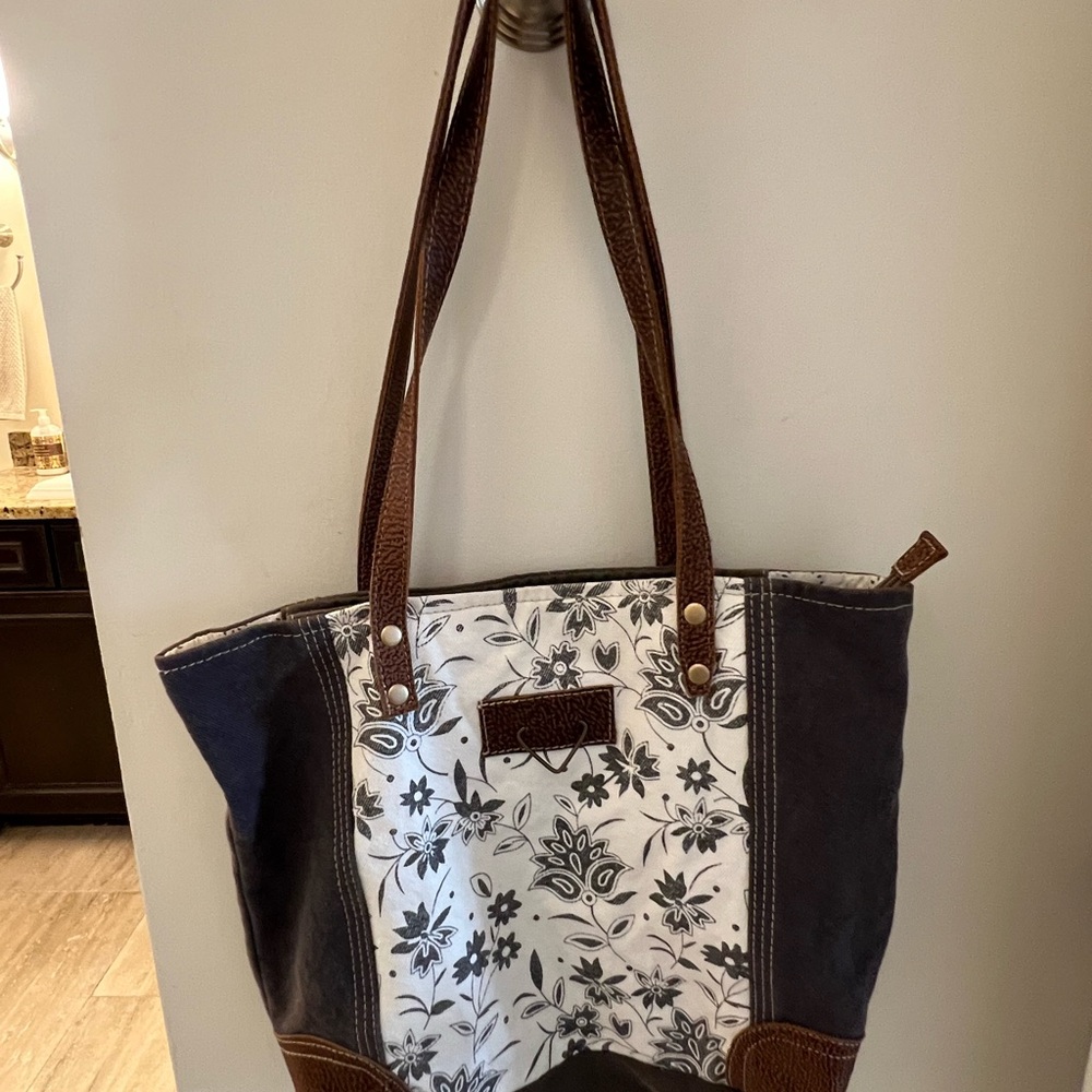 Myra  Canvas Tote Bag with Brown, Cream and Gray Accents in excellent condition